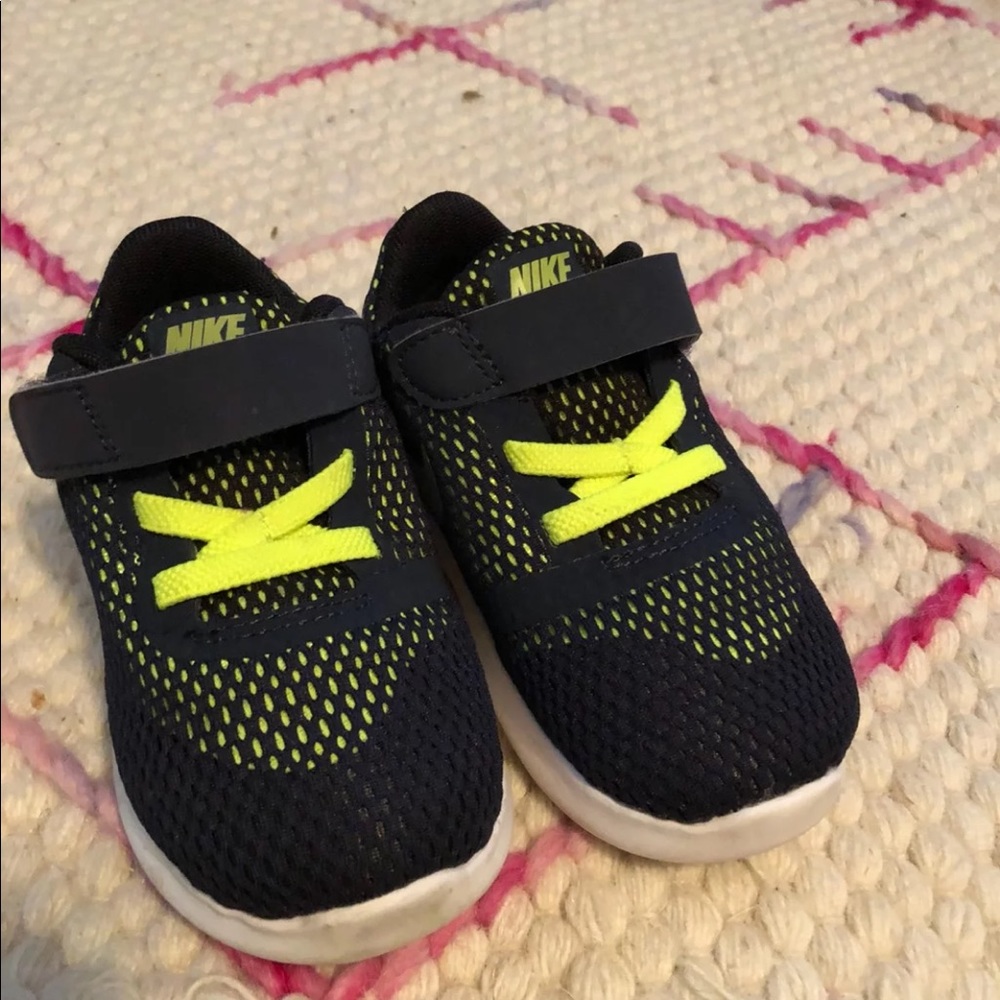 Nike Shoes - Picture 2 of 5